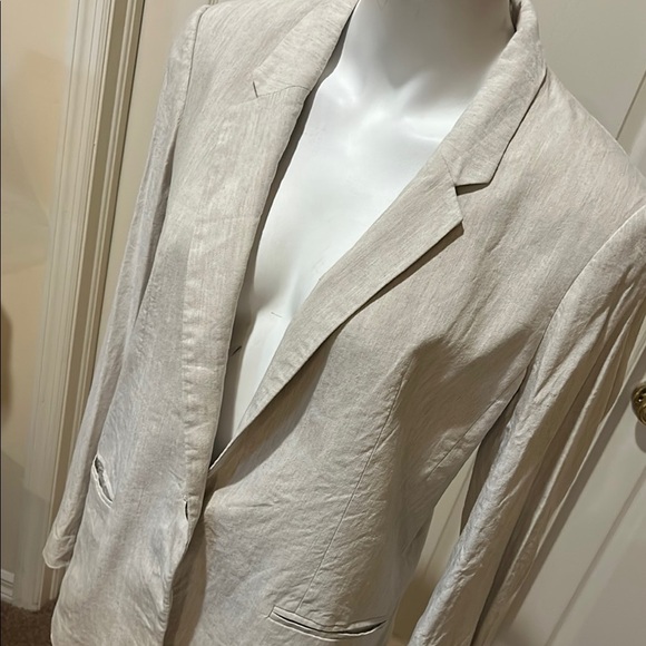 Club Monaco Cream Tailored linen blend Blazer. Size 10. - Picture 2 of 10